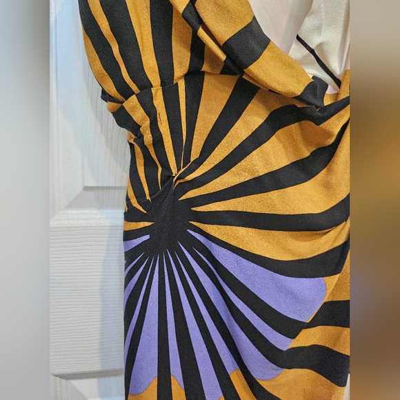 Dianne Von Furstenburg 100% Silk Burst Abstract Print Gathered Dress - Picture 7 of 15